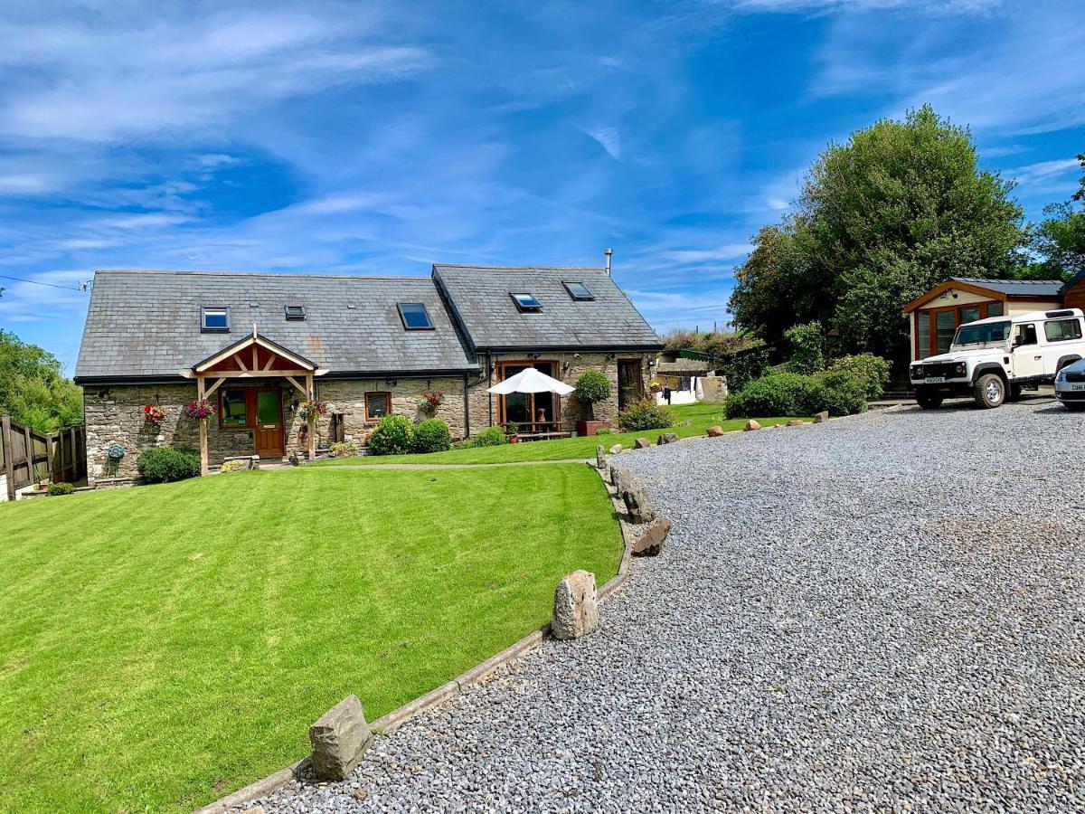 Bed and Breakfast Beudy Bach Cross Hands Exterior foto